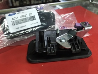 Tay mở cửa lùa ngoài Ford Transit