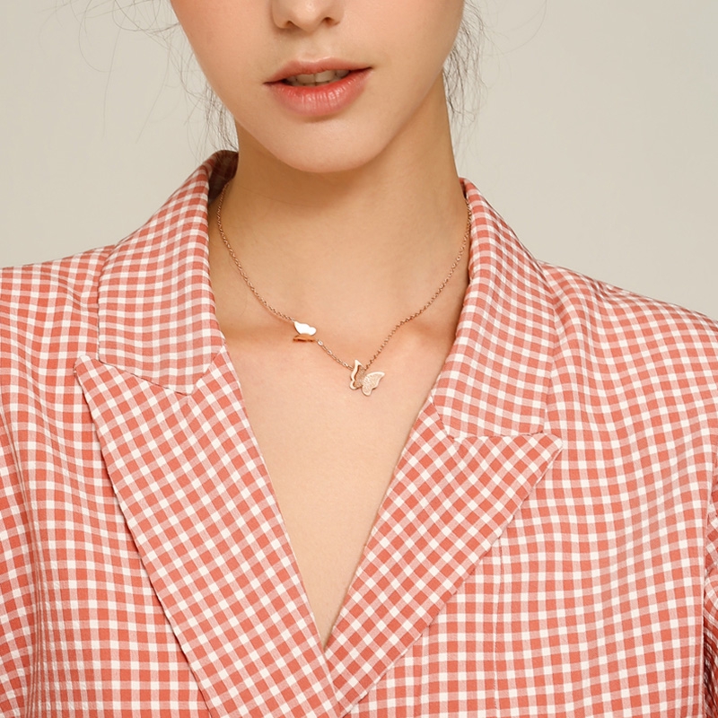 Dây chuyền MAYEBE LAVEND bằng thép titan mặt hình bướm