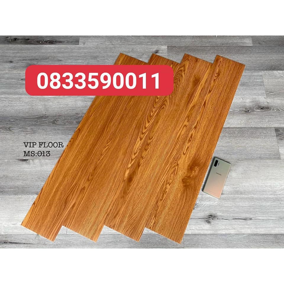 Ship hỏa tốc. Sàn nhựa giả gỗ có keo sẵn bóc dán. Kích thước Rộng 15.2cm Dài 91.4cm. Nhận thi công.