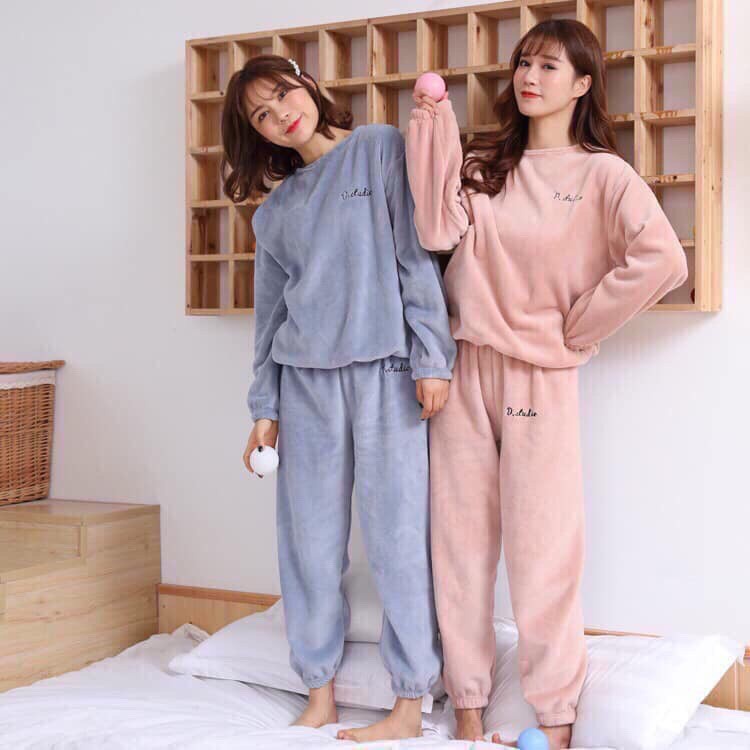 Bộ Nỉ Bông Mặc Ở Nhà Freesize Nam Nữ Thêu Chữ D'Studio Đại Hàn Mùa Đông Siêu Ấm
