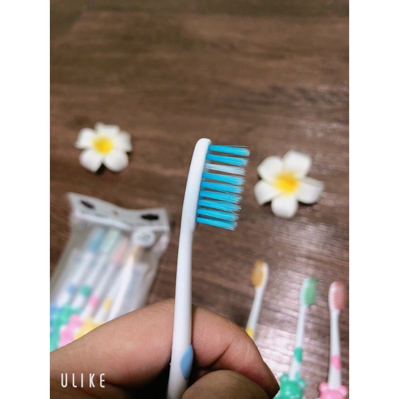 Combo 4 chiếc bàn chải đánh răng cho bé