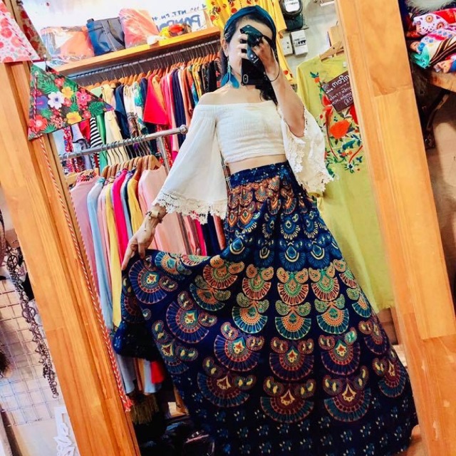 Áo trễ vai viền. Ren boho vintage