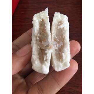 Bánh in bột nếp nhân dừa non