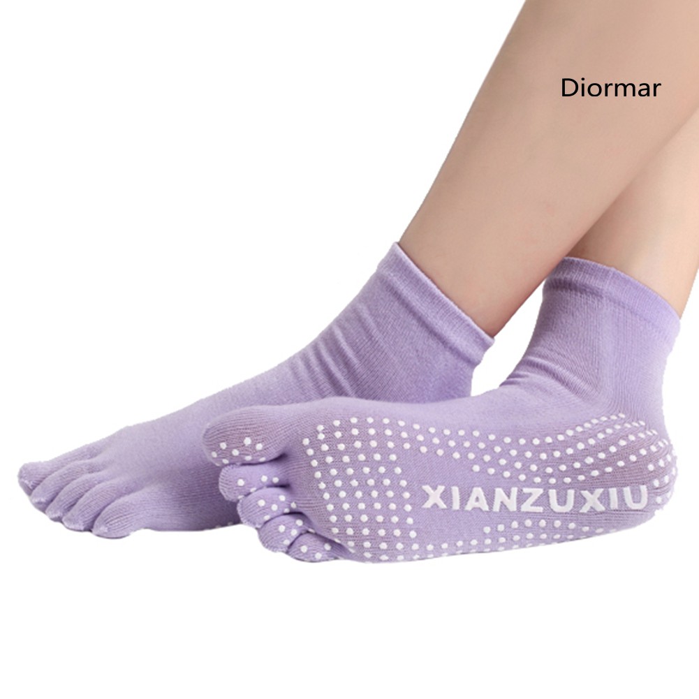 Đôi Vớ 5 Ngón Thoáng Khí Chống Trượt Cho Nữ Tập Yoga Thể Dục Tiện Lợi