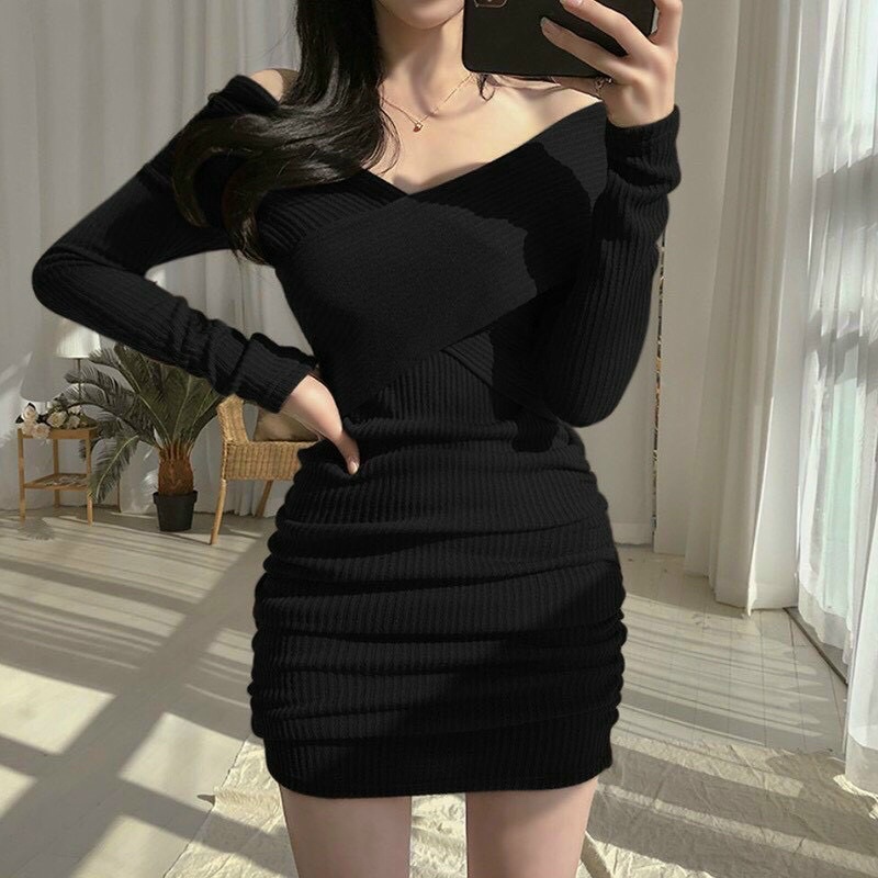 Đầm len Đen trễ vai đắp chéo nhúng hai bên eo , váy body tôn dáng