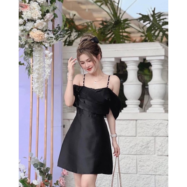Đầm hai dây đính đá rớt vai xếp chéo ngực