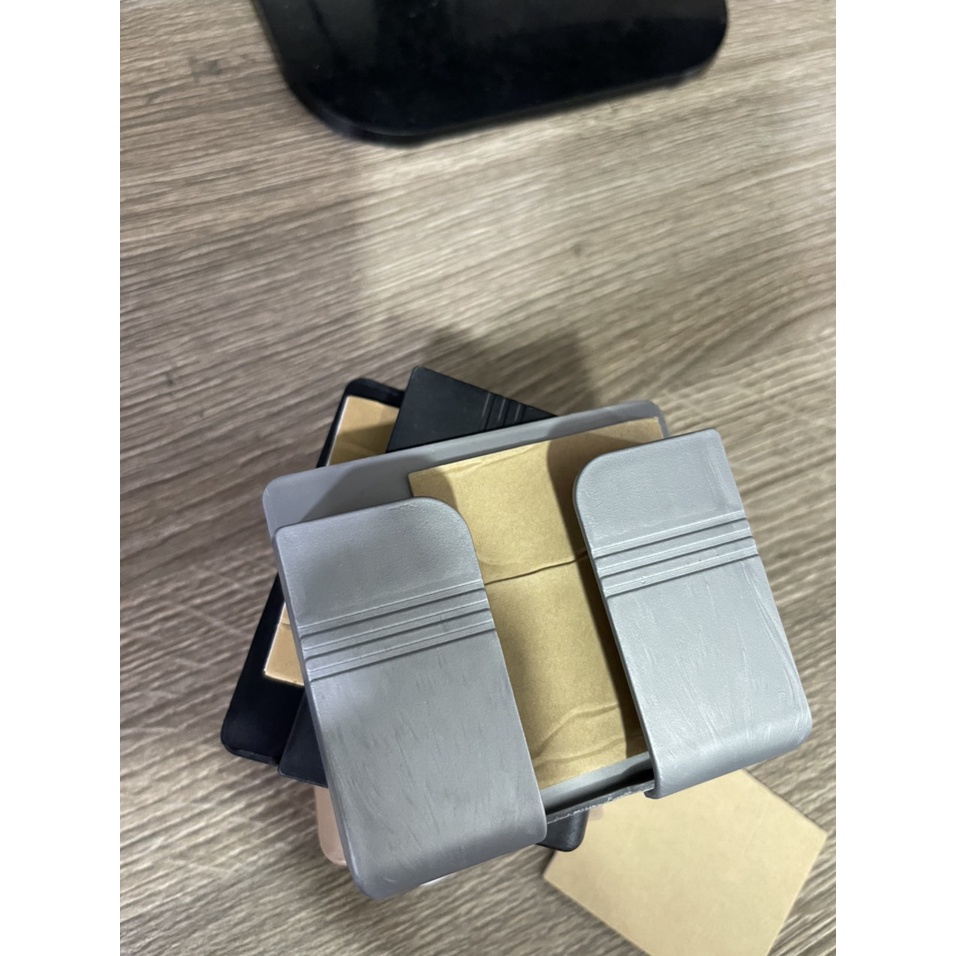 Combo Kệ Đựng Remote Giá Để Điện Thoại Dán Tường Có Khe Dây Sạc ES47 Shalla