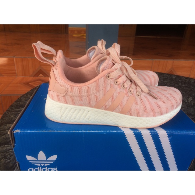 Pass NMD R2 Pink