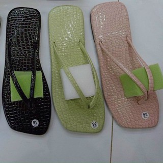 Dép bệt xỏ ngón da rắng