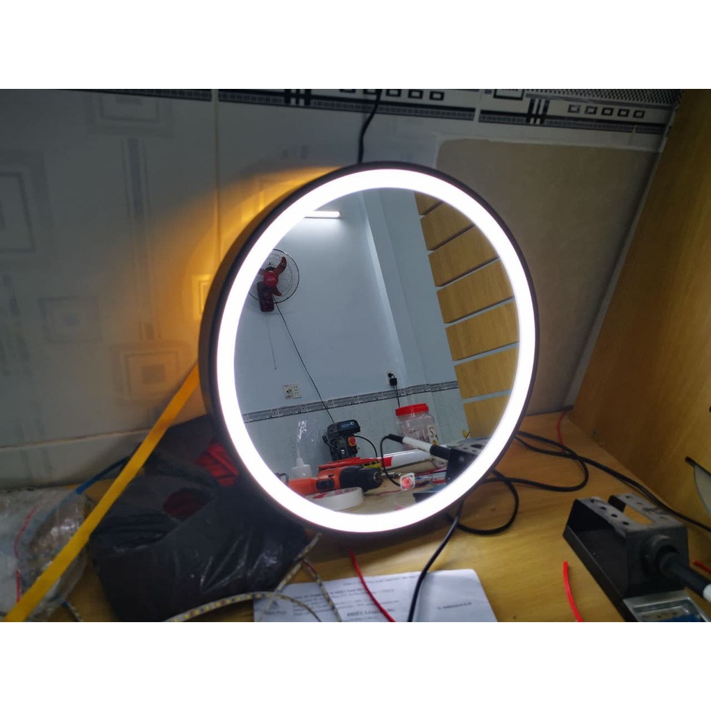 Gương LED, Gương LED cảm ứng treo tường, Khung Kim Loại, Sơn Tĩnh Điện Chống Bong Tróc, Màu Đen Mờ (Đen Nhám) Sang Trọng