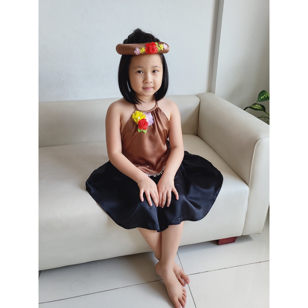 Yếm Đào Yếm Lụa Màu Nâu chân váy đen  cho bé gái bé sơ sinh từ 1 -7 tuổi