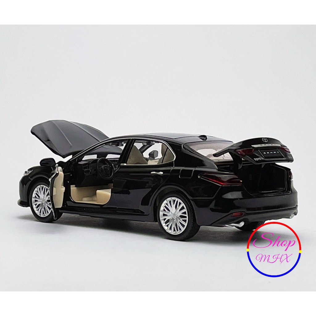 Xe mô hình sắt Toyota Camry 2.5 TẶNG KÈM BIỂN SỐ tỉ lệ 1:32