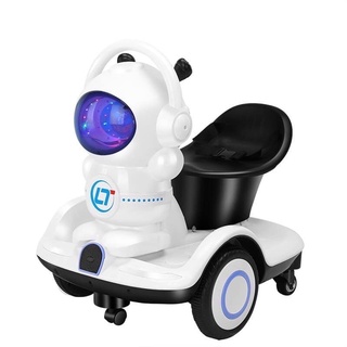 Xe điện cho bé xoay 360 độ, có điều khiển và đèn nhạc
