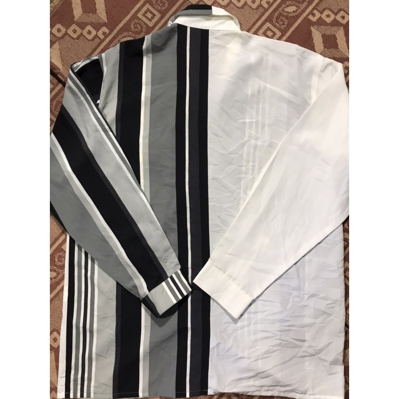 Áo sơ mi dài tay PlayBoy đen trắng size 110