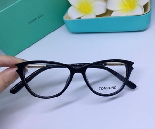 Kính Mắt mèo TOMFORD thời trang