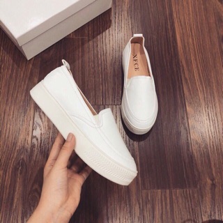 Slipon độn đế đen trắng