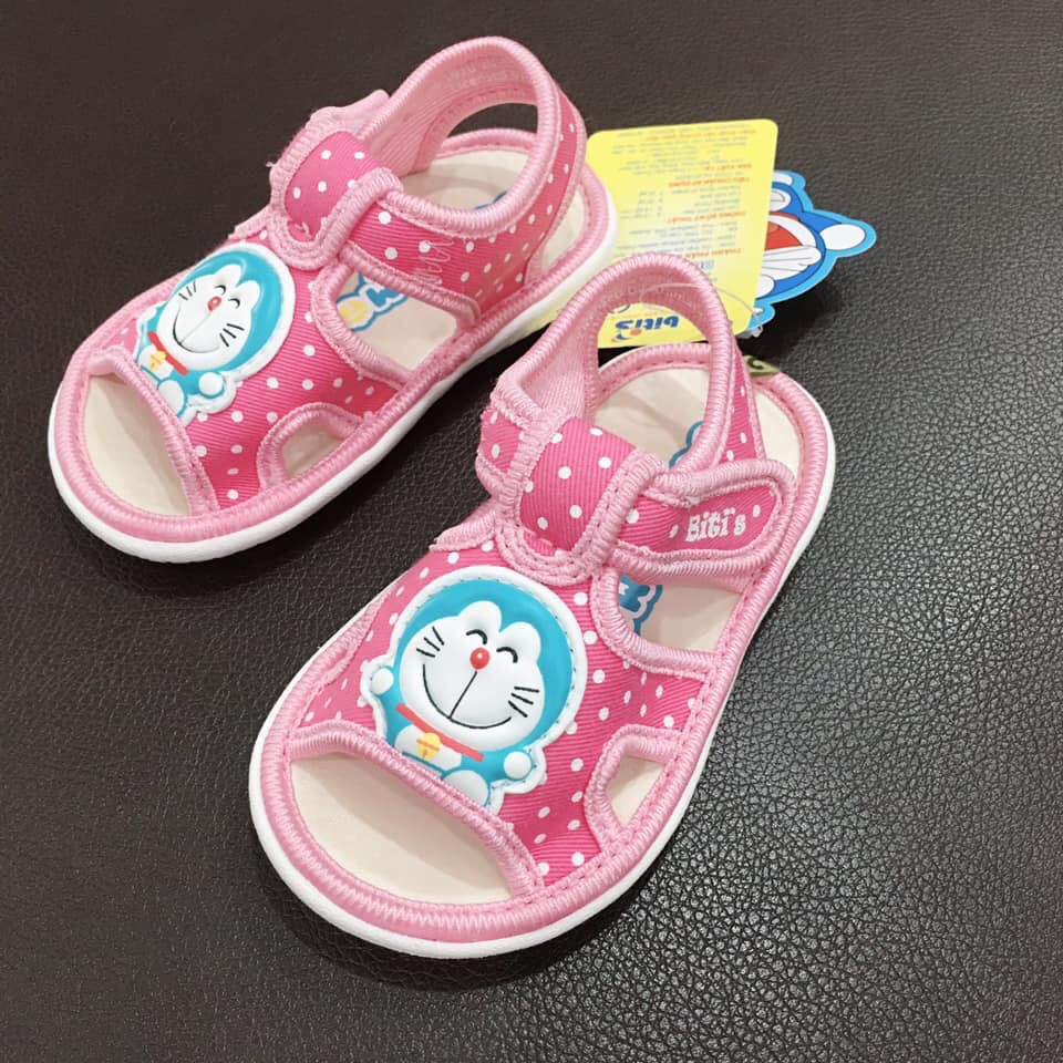 Dép tập đi bé gái Doraemon đế mềm có còi chít DTB070722 Size 20-24