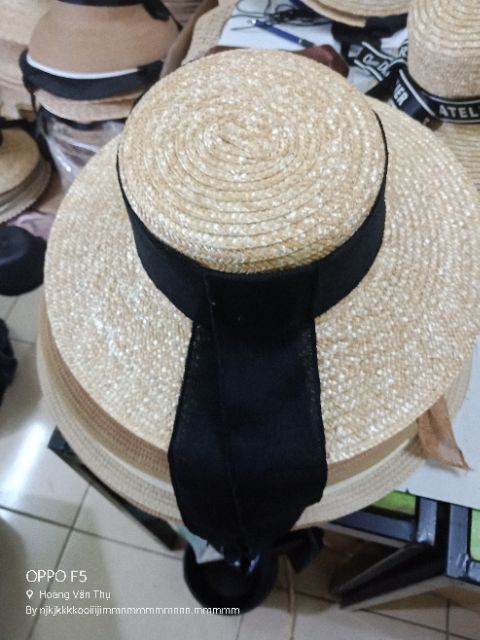 Mũ chuông nơ to vành hơi cụp