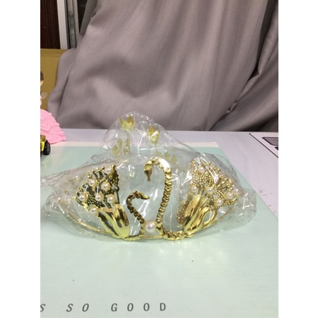 Vương miện công - vàng