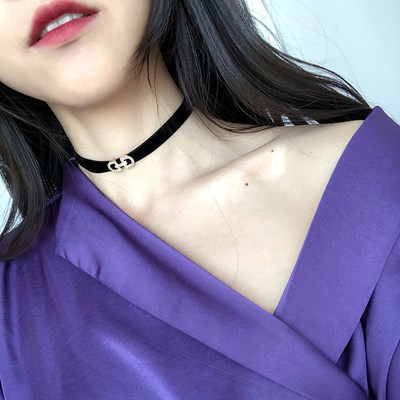 Choker dây màu đen Vòng cổ nữ ngắn xương đòn Chuỗi cổ trang sức dây đeo cổ Thủy Triều lưới màu đỏ cổ chuỗi cổ