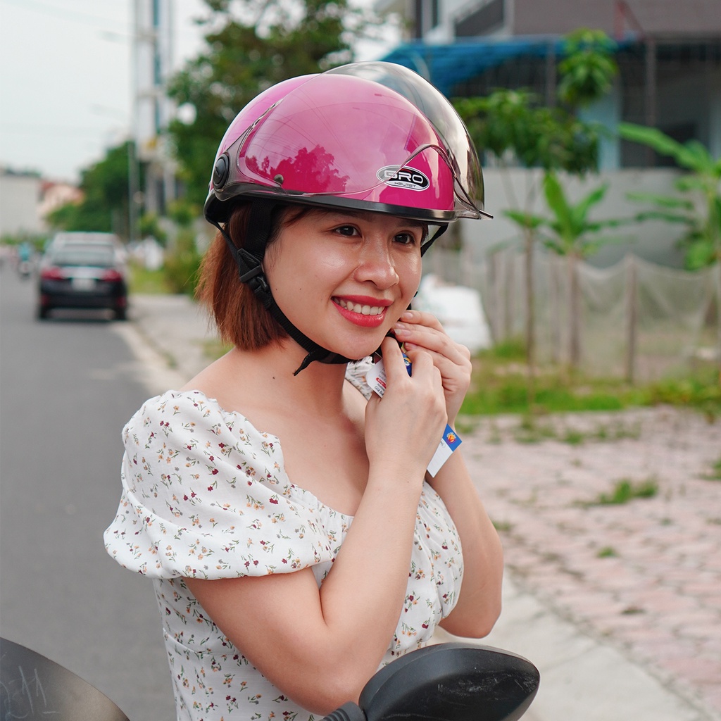 Mũ Bảo Hiểm Nửa Đầu GRO Helmet có kính che nửa mặt, kiểu dáng thời trang, khóa kim loại chắc chắn - Hồng Đậm