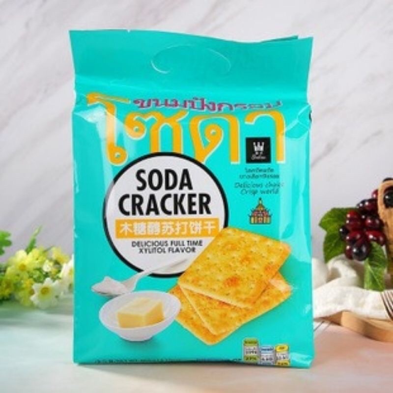 Bánh Quy Ăn Kiêng Soda Cracker Thái Lan bịch 400g vị mặn, vỏ bánh giòn tan