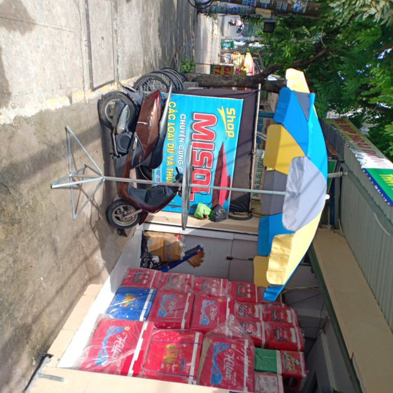 Hình chụp thật tại xưởng_ Nguyên bộ ô dù  12 nan treo bán quần áo di động