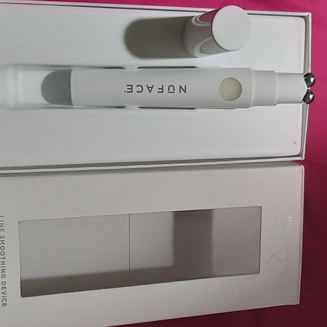 Máy massage mắt Nuface fix