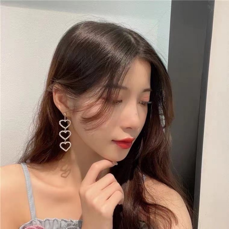 Đôi Bông Tai Dáng Dài Họa Tiết Trái Tim Thời Trang Cho Nữ