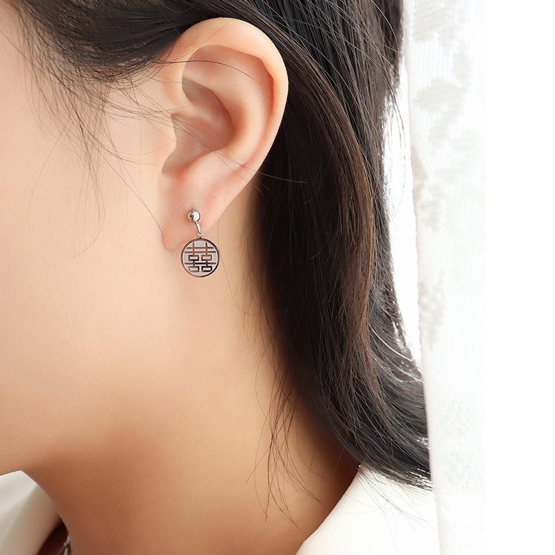 Bông Tai Hình Tròn Chữ Phúc Tòn Ten Titan Ko Han Rỉ TT 3948