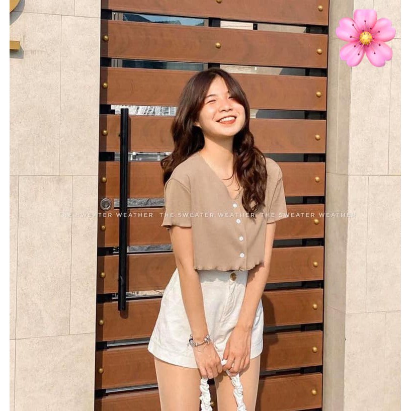 Áo croptop thun tăm cúc cài cổ V nữ phông thun trơn cổ tim tay ngắn chạy viền bánh bèo