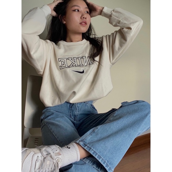 Áo Sweater thêu logo oversize dáng rộng