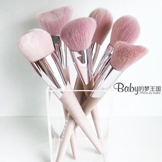 Cọ nền fenty beauty 110