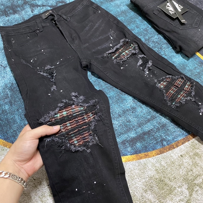 Quần jean vá nhăn kẻ màu xanh nâu,quần bò rách gối vá nhăn amirii