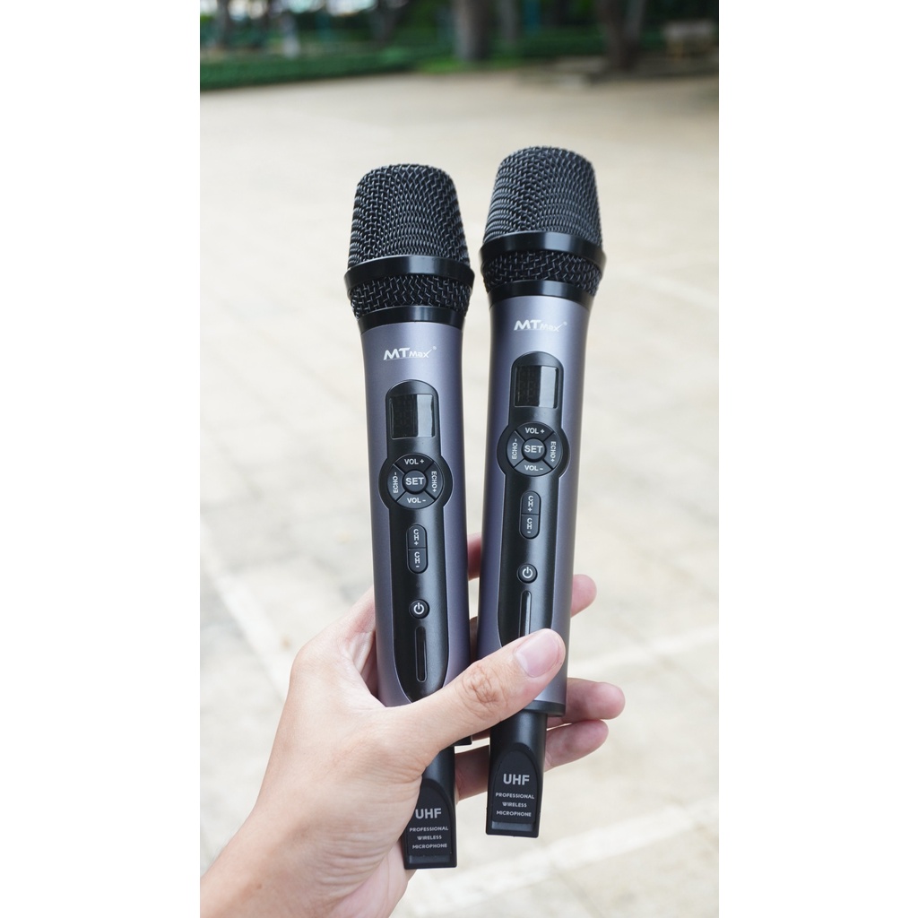 Siêu phẩm Micro không dây karaoke AK-88 bắt tiếng cực nhạy tích hợp sẵn echo vang hiết kế tỉ mỉ,hợp kim nhôm