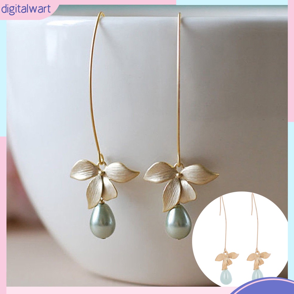 Đôi bông tai dáng dài phối lá đính ngọc trai giả sang trọng cho nữ