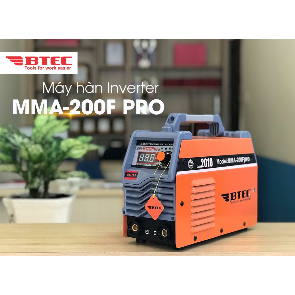 Máy hàn điện tử mini Btec mã MMA-200F Pro : Có đồng hồ hiển thị dòng hàn, đầy đủ phụ kiện, quà tặng 1 đôi găng tay da