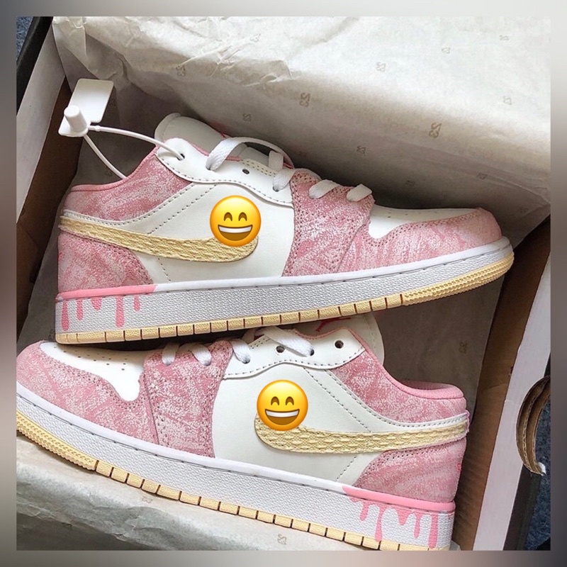 Giày Thể Thao Nữ Air Jordan 1 Low Hồng Kem Vảy Sơn cực hot cho phái đẹp