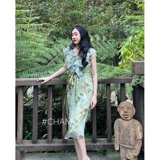 Váy hoa xanh cột eo
