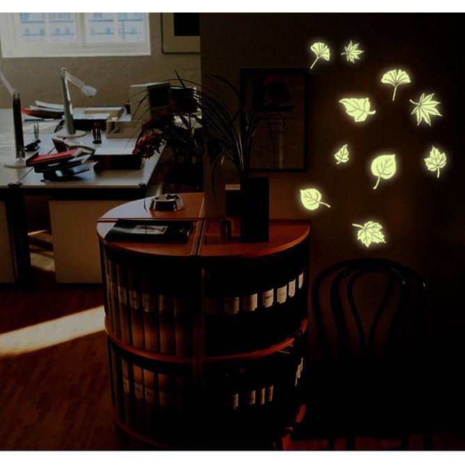 Decal trang trí tường Lá Rơi - Dạ Quang