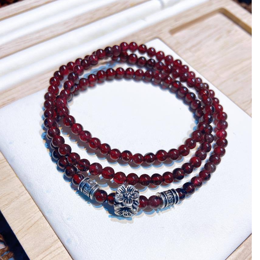 Vòng tay hồng lựu cuốn 3 mix charm