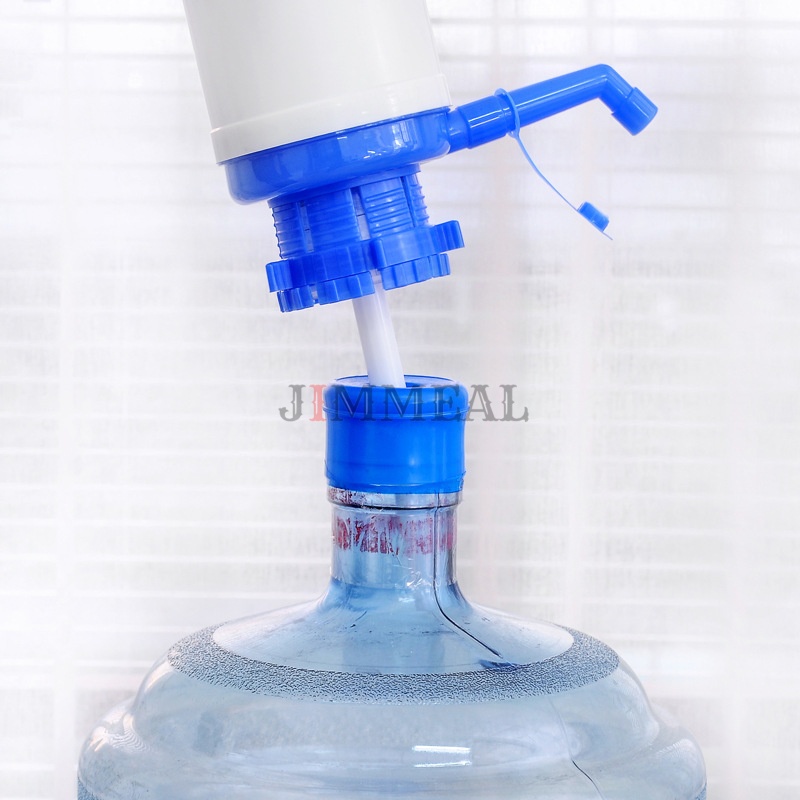 Dụng Cụ Bơm Nước Bằng Tay Kèm Ống Nối Gắn Bình Nước Tiện Lợi