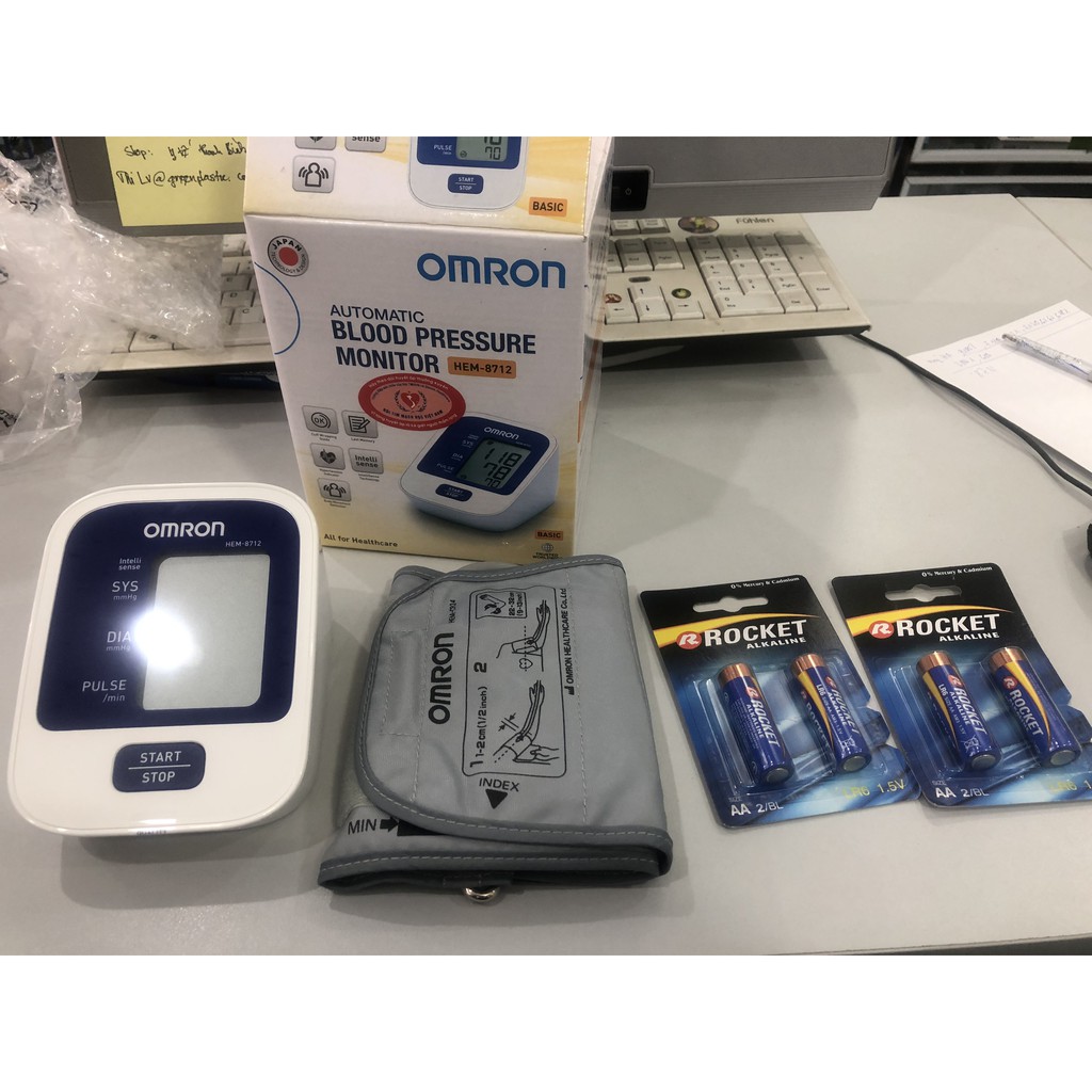 Máy đo huyết áp OMRON hem-8712 [Giảm giá sốc]