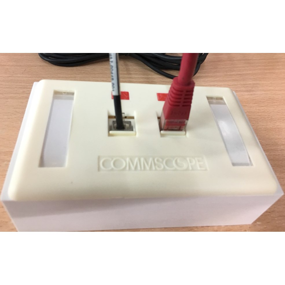 Mặt chữ nhật 2 cổng Commscope Outlet RJ45 Wall Plate White 272368-2 Faceplate Kit shuttered 2 Port