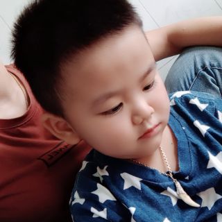 Nanh sói bọc bạc cho trẻ em đeo
