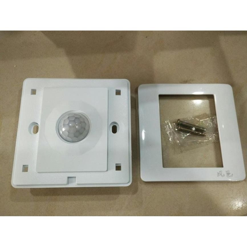 Công tắc cảm biến hồng ngoại âm tường độ nhạy cao, đui đèn cảm ứng hồng ngoại