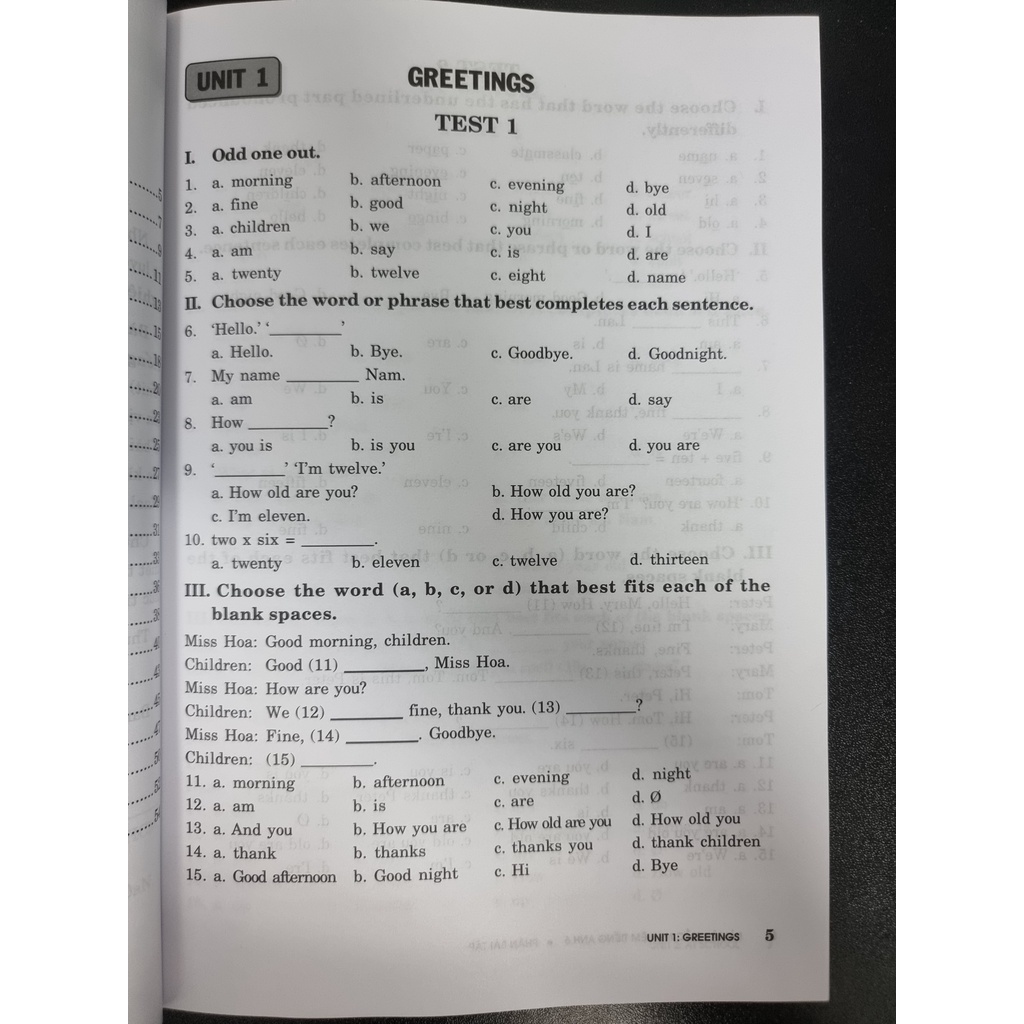 Sách - Bài Tập Trắc Nghiệm Tiếng Anh Lớp 6 Mai Lan Hương