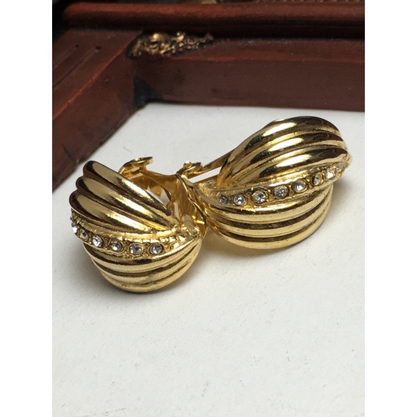 Bông tai kẹp vintage- hoa văn vỏ sò đơn giản