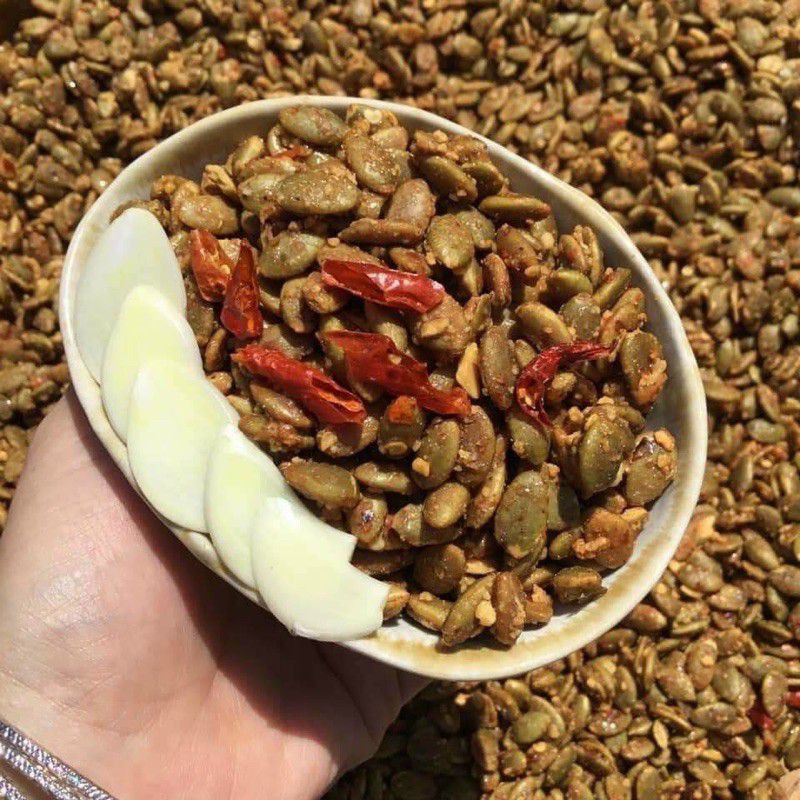 hủ Pet-300gr hạt bí rang tỏi ớt