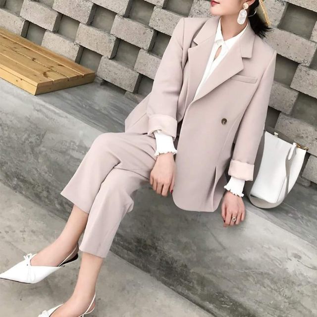 Bộ vest Bộ vest công sở màu kem . Hàng hiệu nhập từ Pháp.